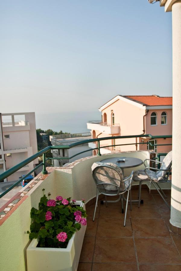 Apartmani Aida Ulcinj Exterior photo
