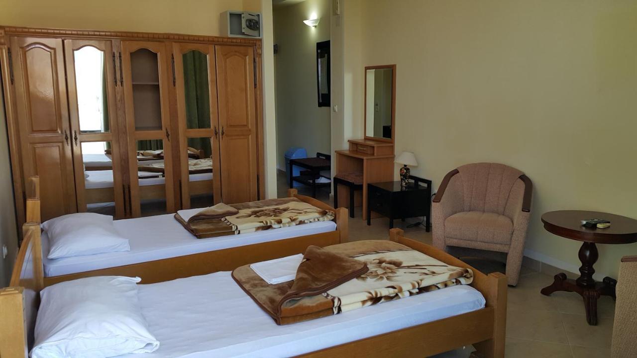 Apartmani Aida Ulcinj Exterior photo